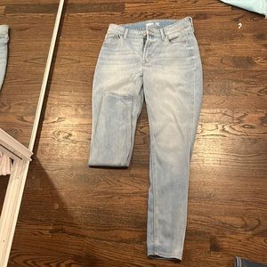 Fit to the body perfect for any day wear.